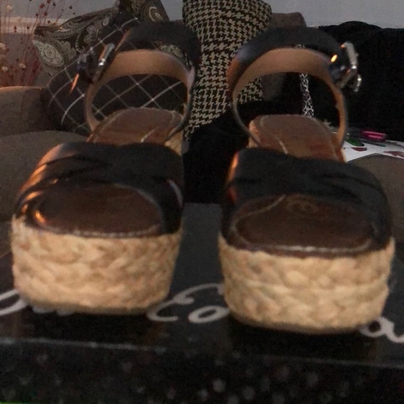 Darline, Black Leather - Picture 3 of 5